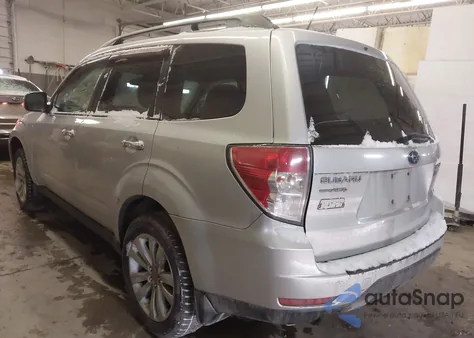 2011 Subaru Forester 2.5X Premium z USA, uszkodzony, nr VIN JF2SHADCXBG722356